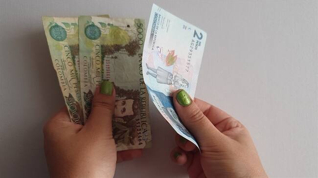 No pienso que un salario mínimo que aumente $30.000 vaya a terminar con una empresa: Daes. Foto: Getty Images