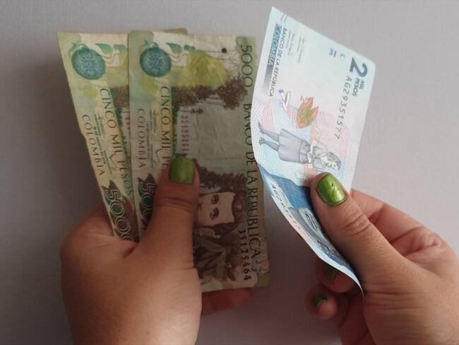 No pienso que un salario mínimo que aumente $30.000 vaya a terminar con una empresa: Daes. Foto: Getty Images