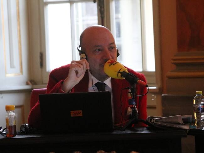 “Uno no puede arriesgar su plata por un influencer”: Julio Sánchez Cristo a Elizabeth Loaiza