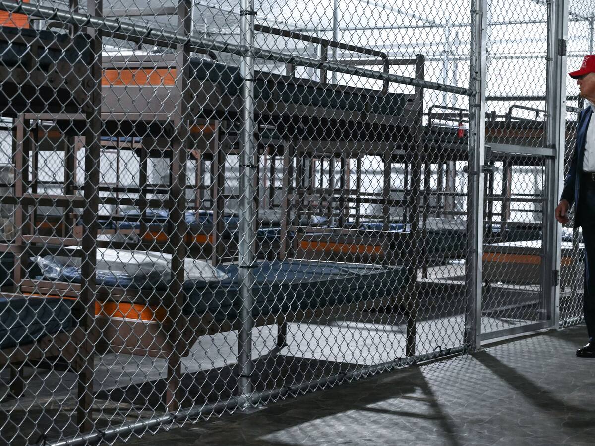 Jueza ordenó desmantelar el centro migratorio ‘Alligator Alcatraz’ dentro de 60 días