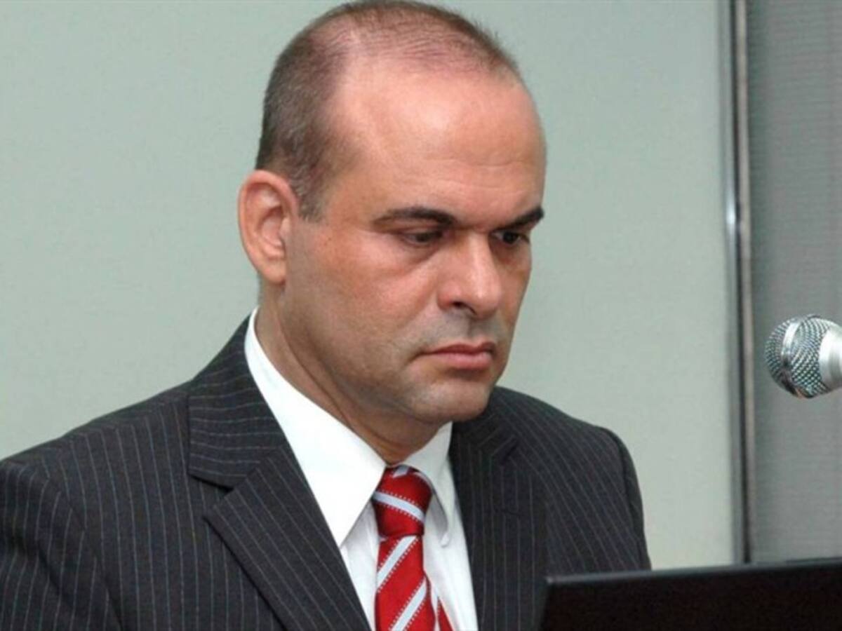 Solicitan extradición de Salvatore Mancuso