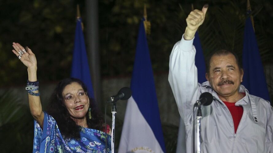 Daniel Ortega y su esposa Rosario Murillo. Foto: Associated Press - AP