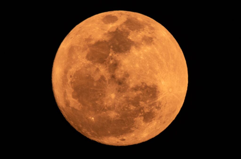 Luna de fresa, imagen de referencia. Foto: Getty Images.