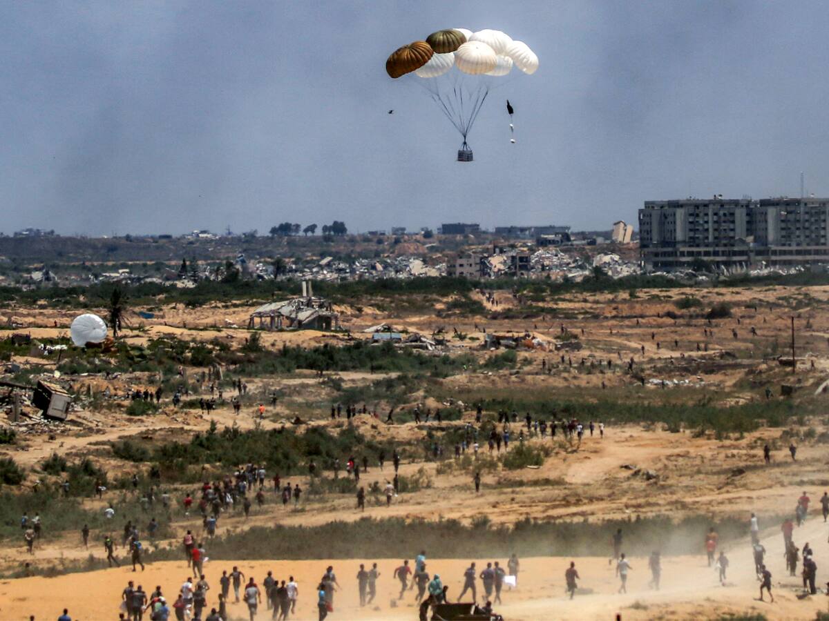 El Gobierno de Gaza aseguró que los lanzamientos de ayuda provocan la muerte de civiles