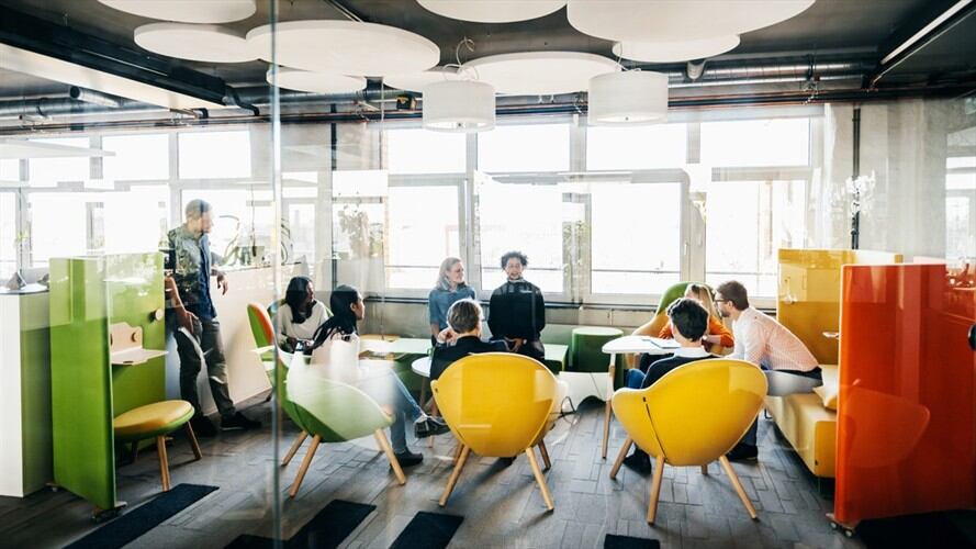 Varias empresas continúen buscando personal para vincular de manera inmediata. Foto: Getty Images