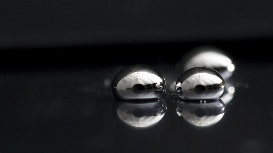 Entre los productos prohibidos se encuentran preparaciones para maquillajes y cuidado de la piel, jabón en barras, papel, herbicidas, pilas y baterías. Foto: Getty Images / ADOS