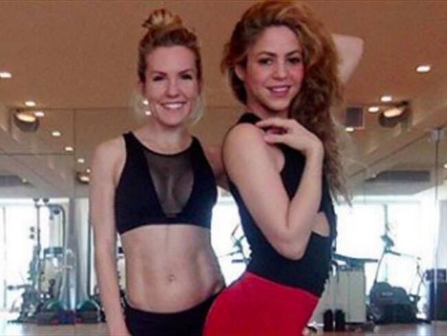 Shakira posando junto a su entrenadora Anna Kaiser en (c) Instagram. Foto: Bang Media