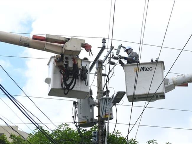 Desconectan 294 chazas con conexiones eléctricas ilegales en el centro de Barranquilla