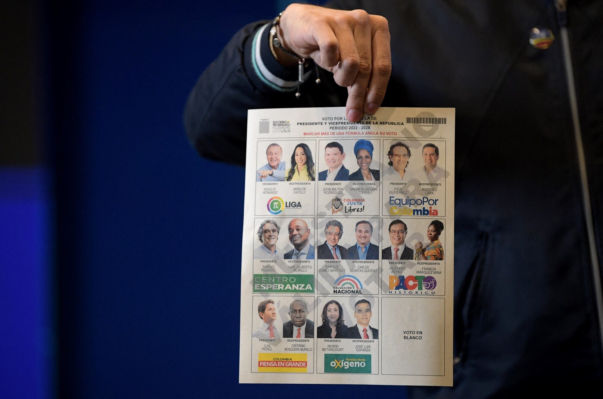 Tarjetón de las elecciones presidenciales 2022 (Photo by Raul ARBOLEDA / AFP) (Photo by RAUL ARBOLEDA/AFP via Getty Images)