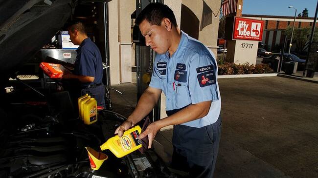 Federación Colombiana de Transportadores de carga su logística (Colfecar), calificó de sorpresiva el alza de $93 en el precio del galón de ACPM. Foto: Getty Images
