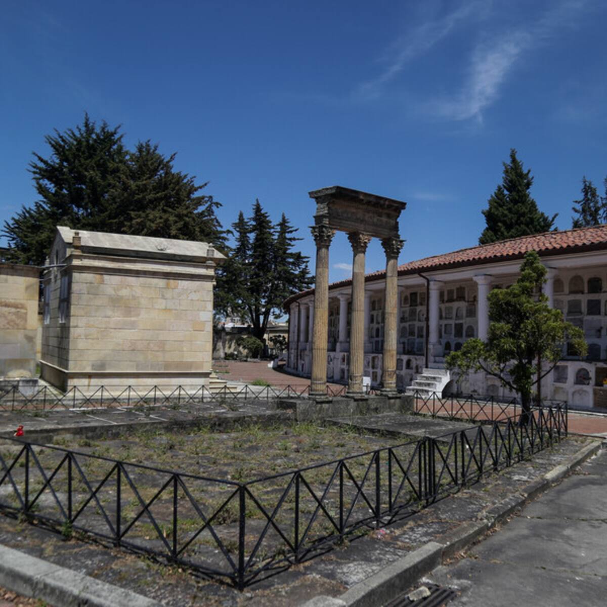 Dueños de mausoleos en el Cementerio Central de Bogotá deberán invertir en su mantenimiento