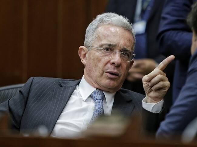 El expresidente Álvaro Uribe aseguró que tiene información de que el Eln liberó a un ciudadano después de que la familia pagara $3.000 millones. Foto: Colprensa