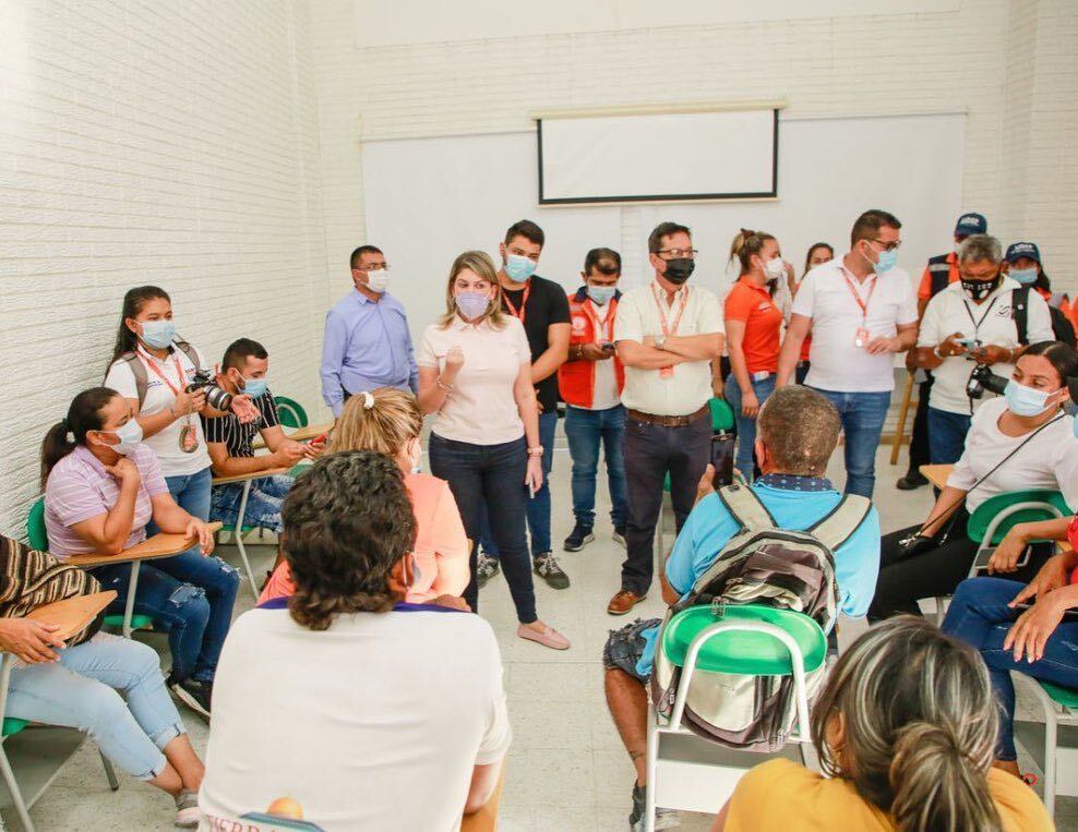 Reunión Alcaldía Mercado Público. Foto: Alcaldía.