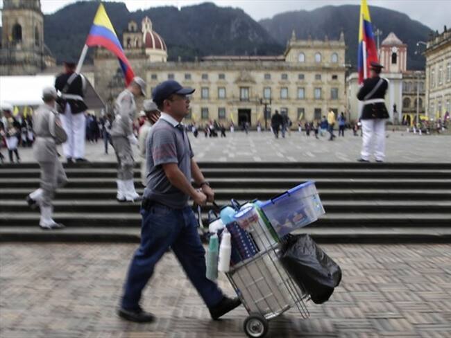 En 1 año, Gobierno deberá formular política pública para vendedores informales . Foto: Colprensa
