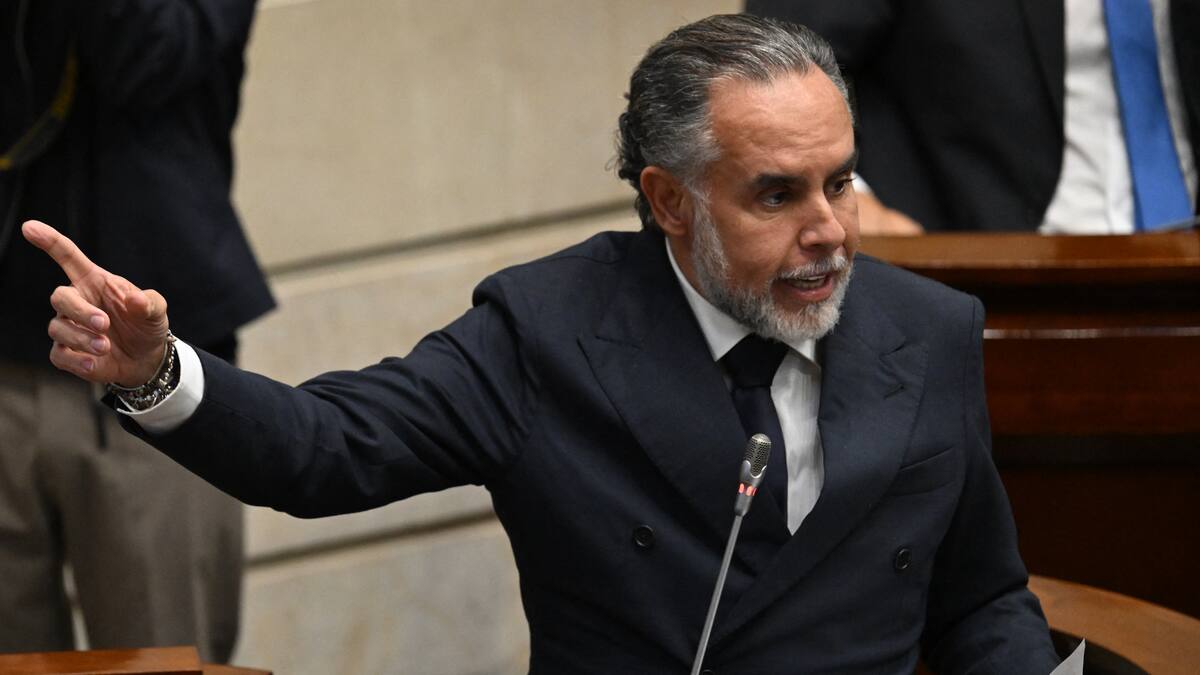 Otra vez hay bloqueo institucional: Benedetti revive Constituyente por debate de reforma a la salud