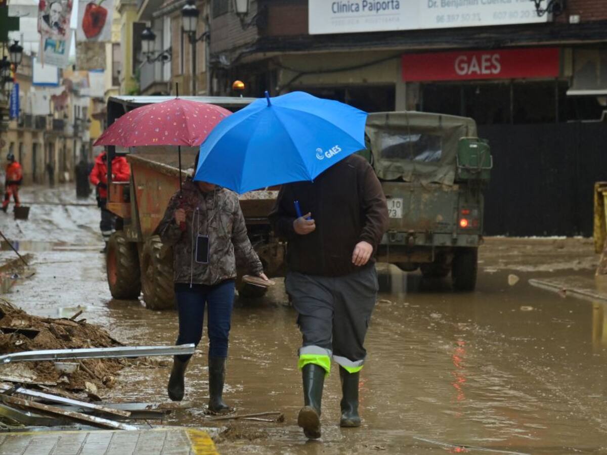 Miles de evacuados, transporte suspendido e inundaciones por fuertes lluvias en España