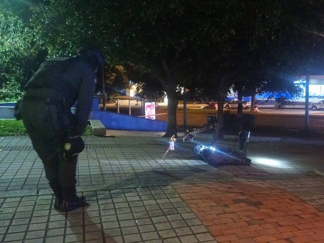 Artefacto encontrado en la calle 127 con carrera séptima en Bogotá | Foto: Policía de Bogotá