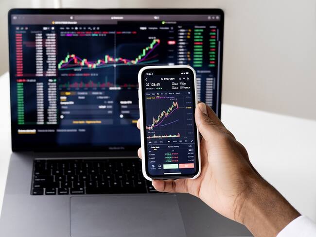 El boom de las finanzas personales: ¿por qué los colombianos invierten en línea?