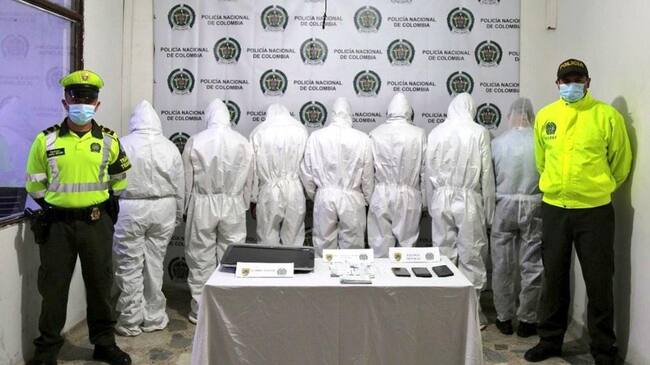 Los capturados deberán responder por los delitos de fraude procesal y concierto para delinquir. Foto: Policía de Boyacá.