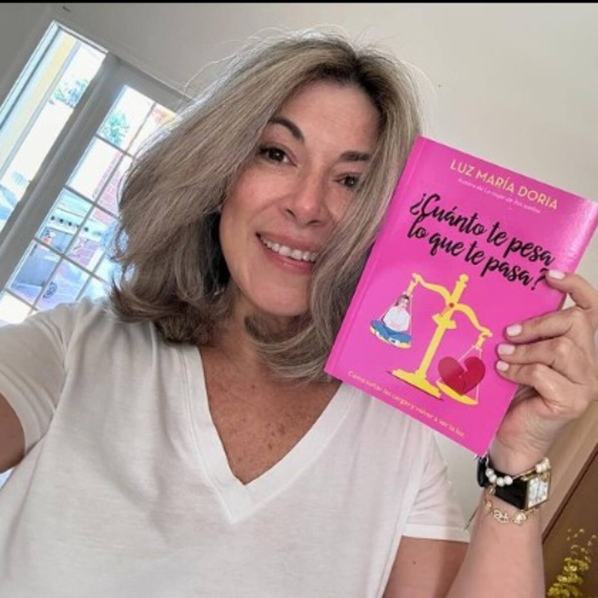“Somos una generación triste con fotos felices”: periodista Luz Doria sobre su nuevo libro