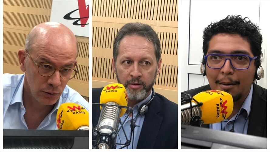 Alejandro Santos, Pedro Vaca y Jorge Acosta analizaron la crisis que están viviendo los medios en nuestro país.. Foto: W Radio