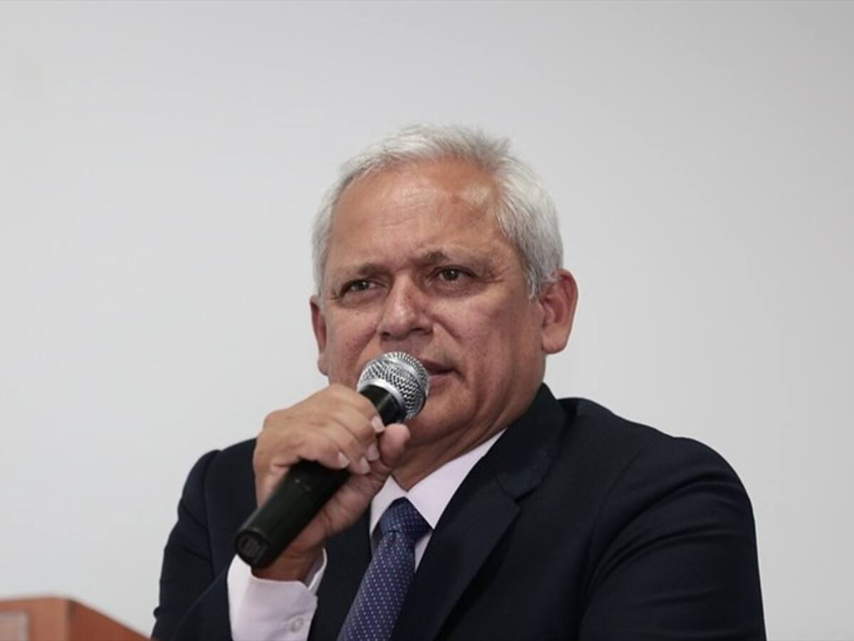 No hubo compromiso distinto al de escuchar a Santos: Hernán Andrade