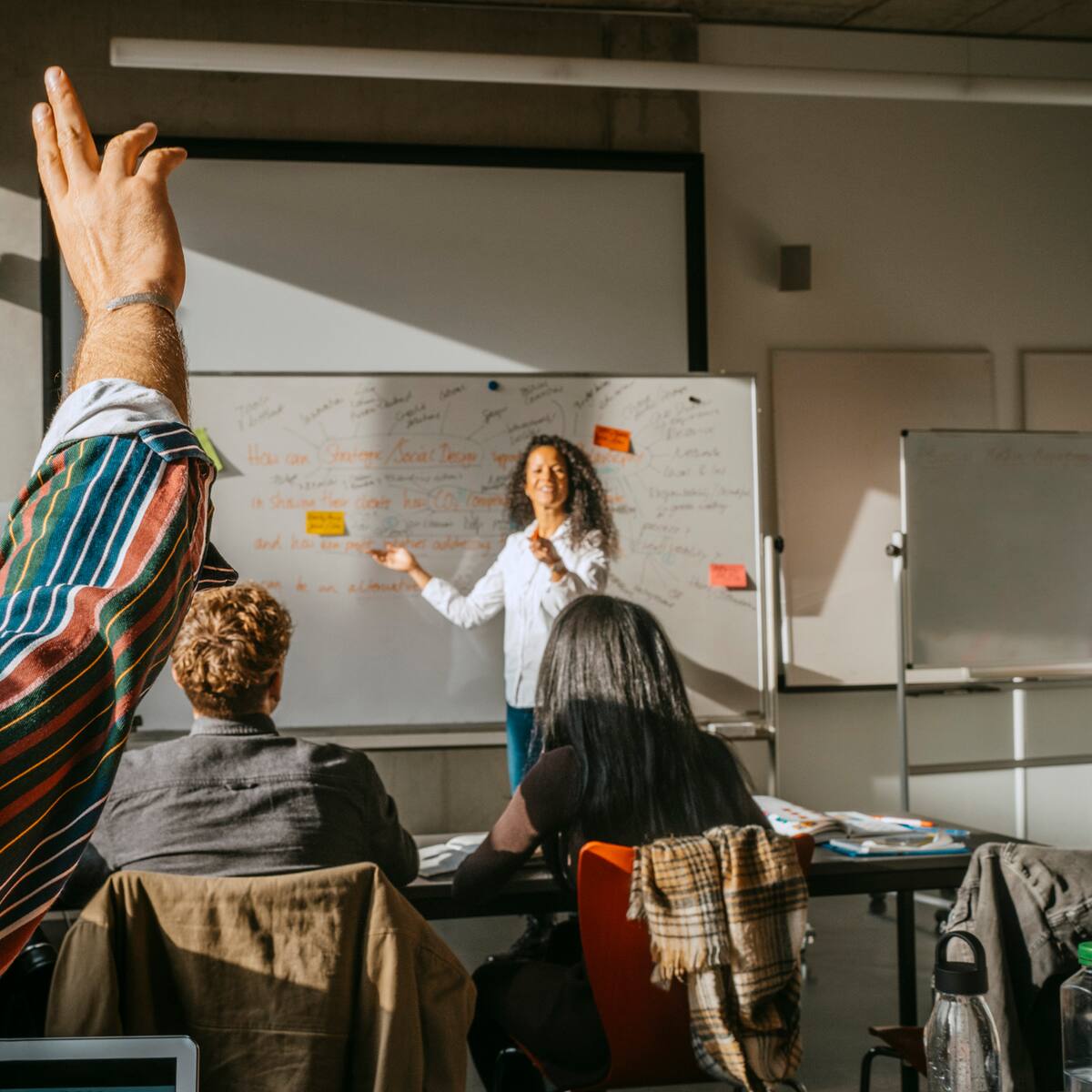 Con $73 millones, WTW se sumó a Pa’Lante Colombia para beneficiar a decenas de estudiantes