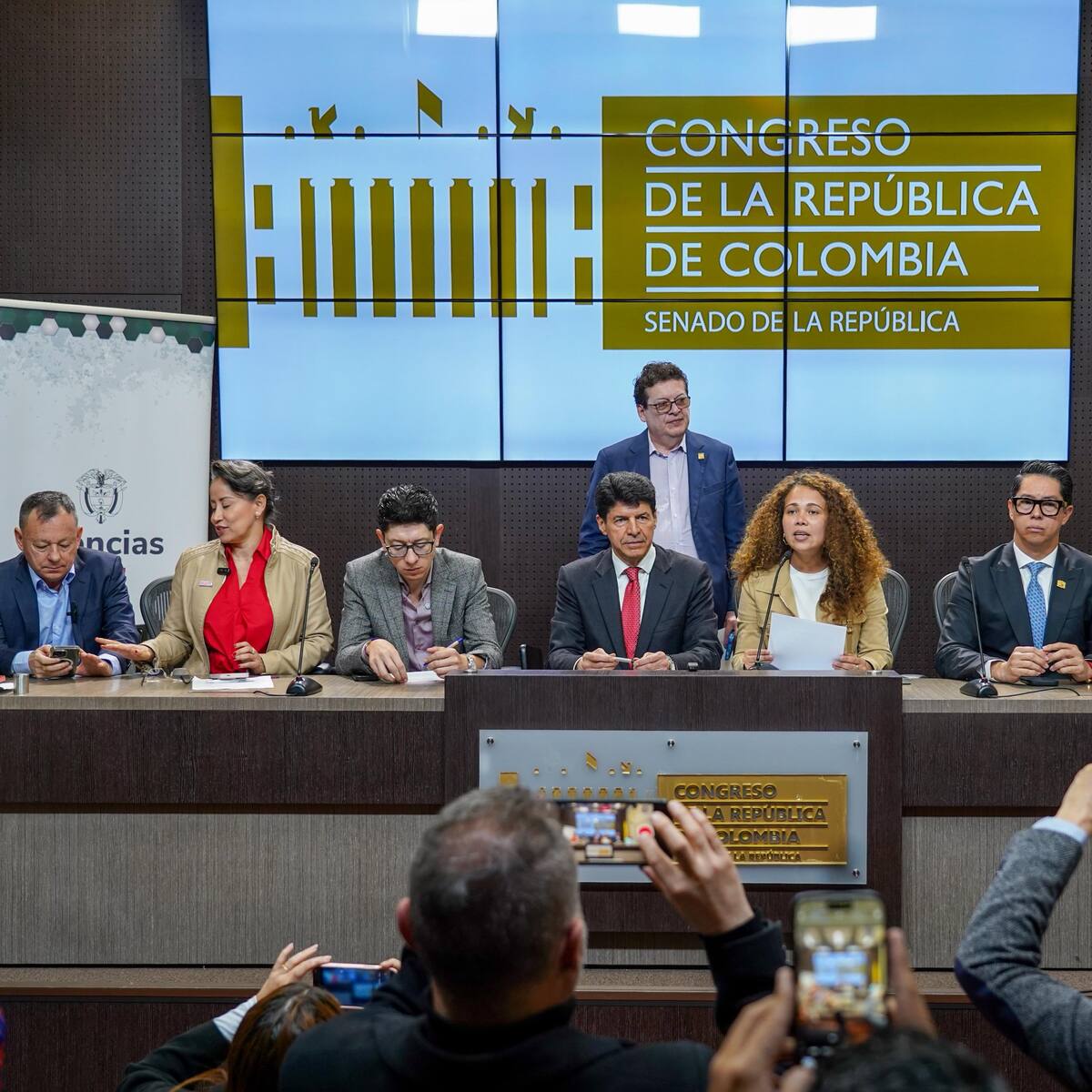 ¿Regular la inteligencia artificial?: Esto propone proyecto de ley del Gobierno