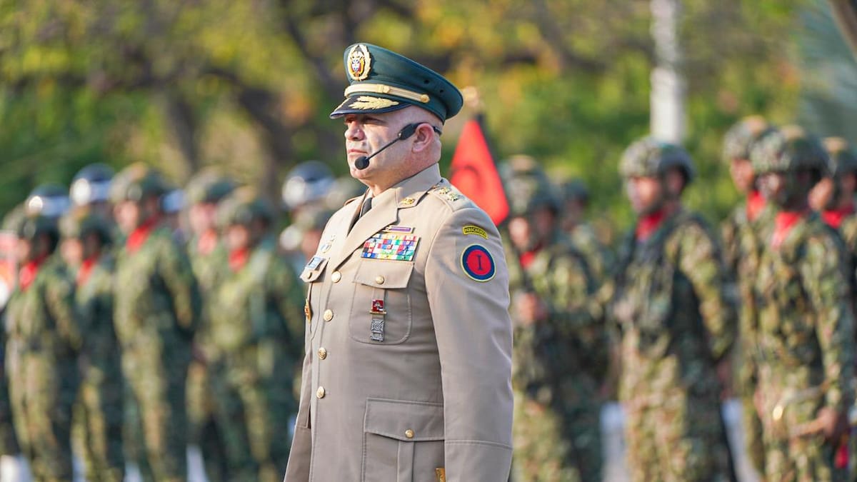 La Primera División del Ejército Nacional recibe a su nuevo comandante