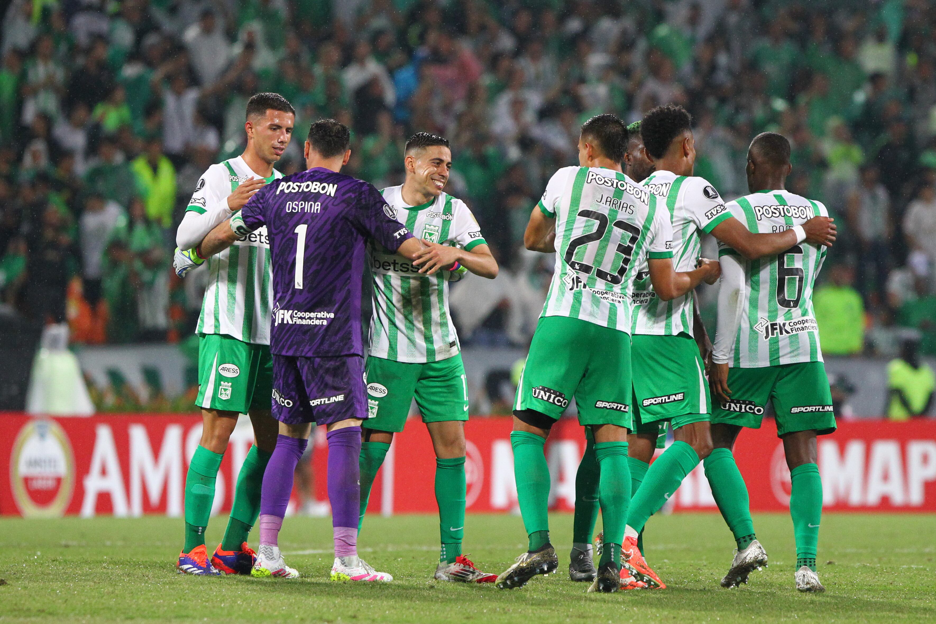 Atlético Nacional derrotó a Internacional y se ilusiona con los octavos de final de la Copa Libertadores. EFE/ STR
