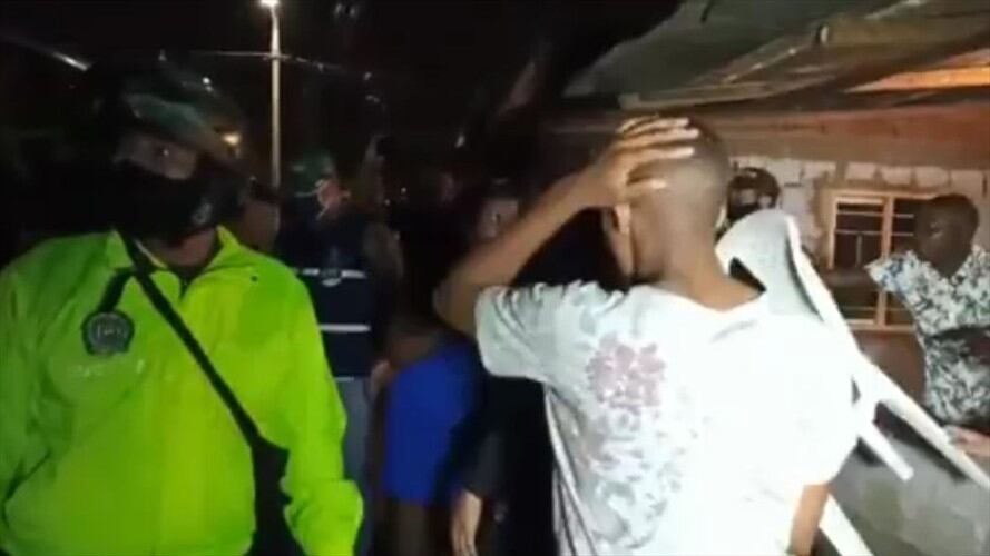 Esmad intervino una fiesta con más de 500 personas en la Colonia Nariñense, oriente de Cali. Foto: Policía Nacional