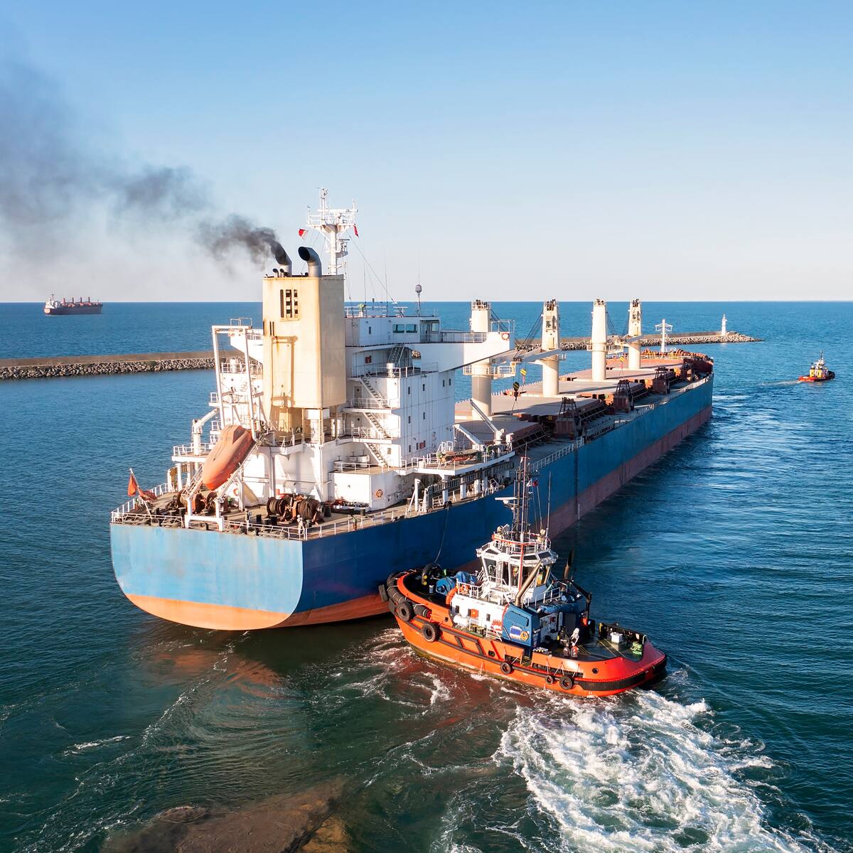 Organización Marítima Internacional aprueba el primer sistema mundial de tarificación del carbono