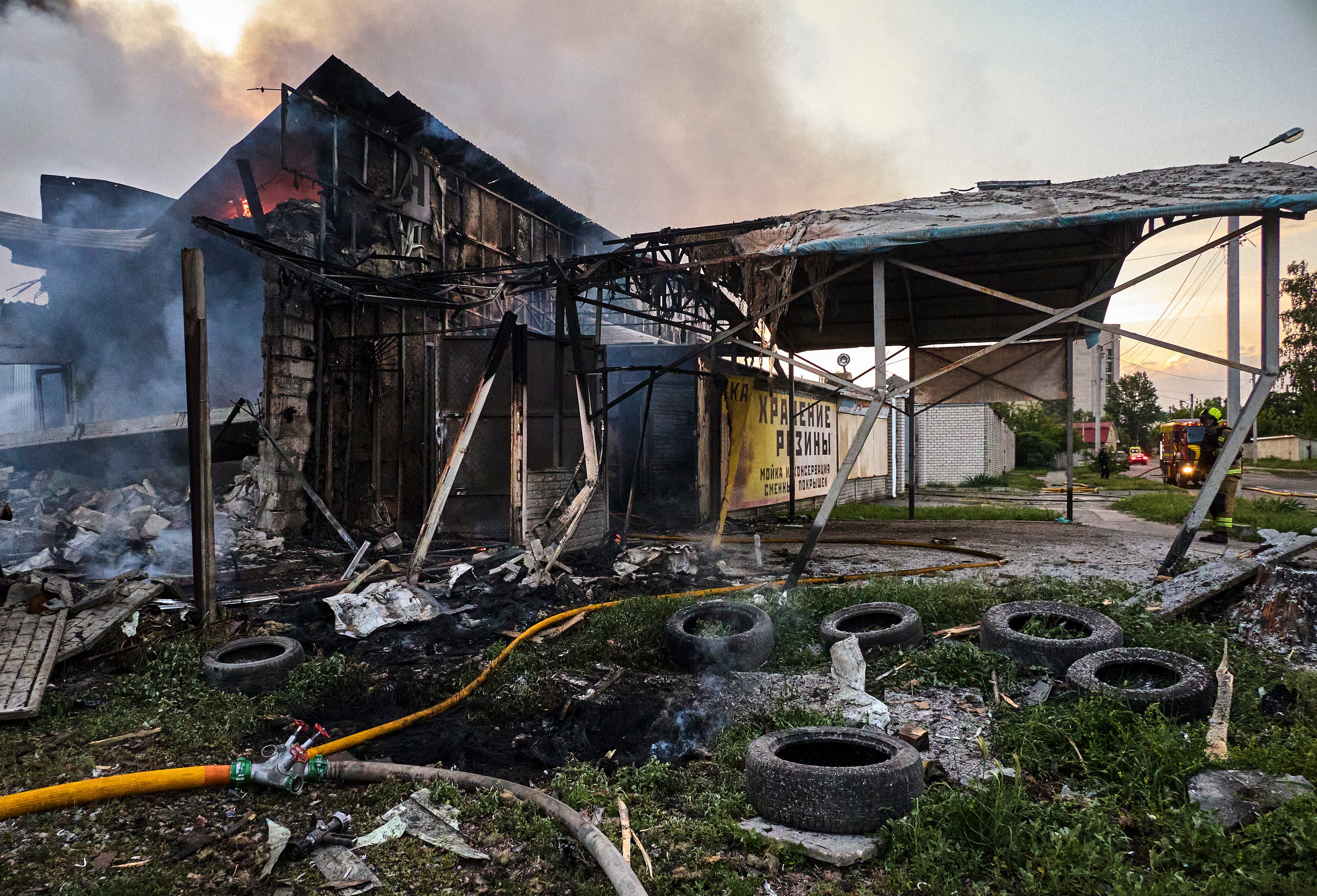 Rusia atacó a Ucrania con más de 500 drones tras la nueva llamada de Trump a Putin. Foto: EFE/EPA/SERGEY KOZLOV
