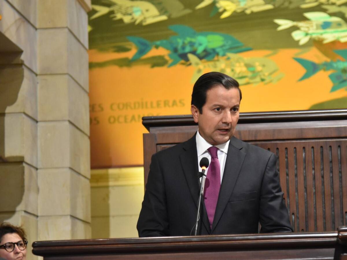 “El verdadero cambio es hacer, no retroceder”: Luna a Petro en discurso de la oposición