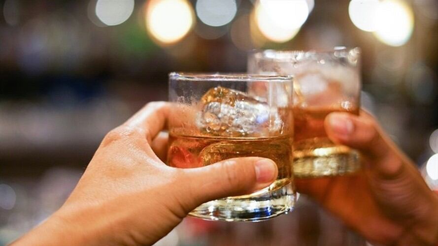 Los propietarios deberán cumplir con señalización dentro del establecimiento y distanciamiento social.. Foto: Getty Images