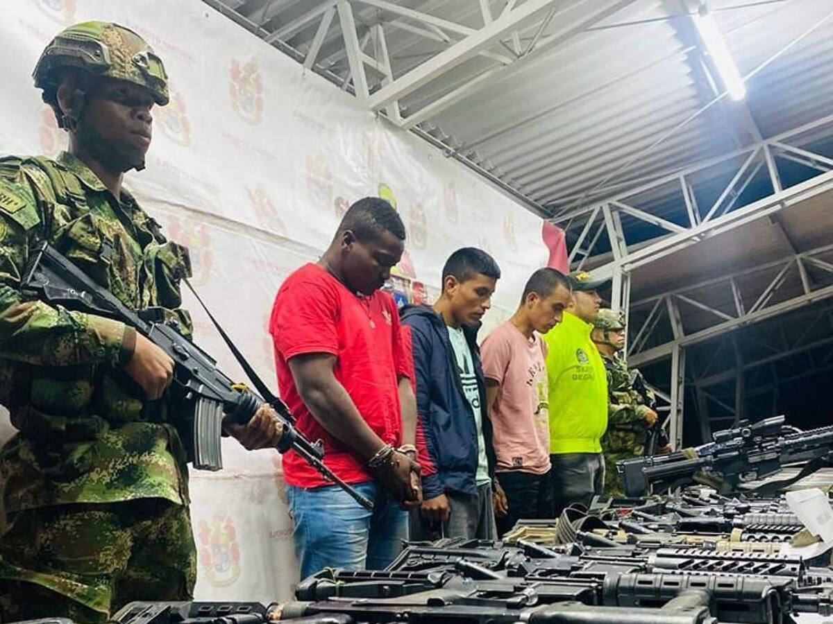 Capturados tres disidentes de las Farc con abundante armamento en el sur del Cauca