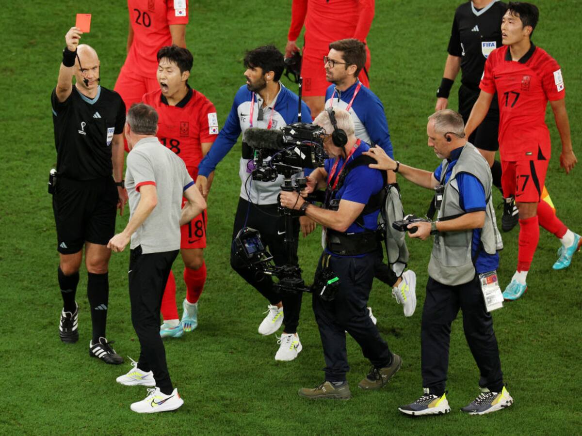 Paulo Bento fue expulsado al cierre del juego de Korea ante Ghana