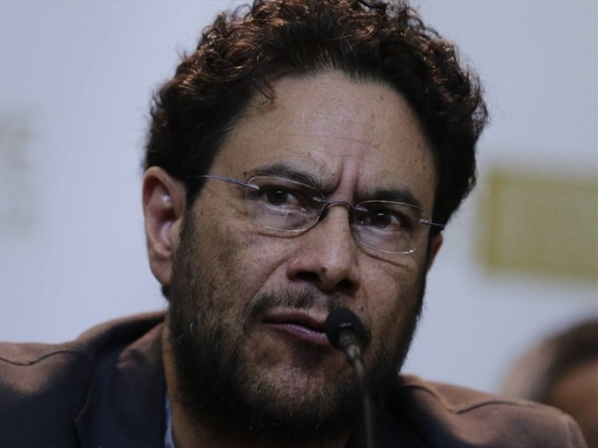 Iván Cepeda explica cómo supo de complot para involucrar a su esposa en caso Santrich