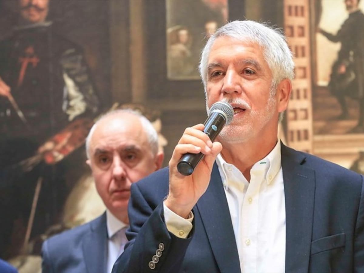 Enrique Peñalosa se perdió durante ocho horas en caminata por Sendero de las Mariposas