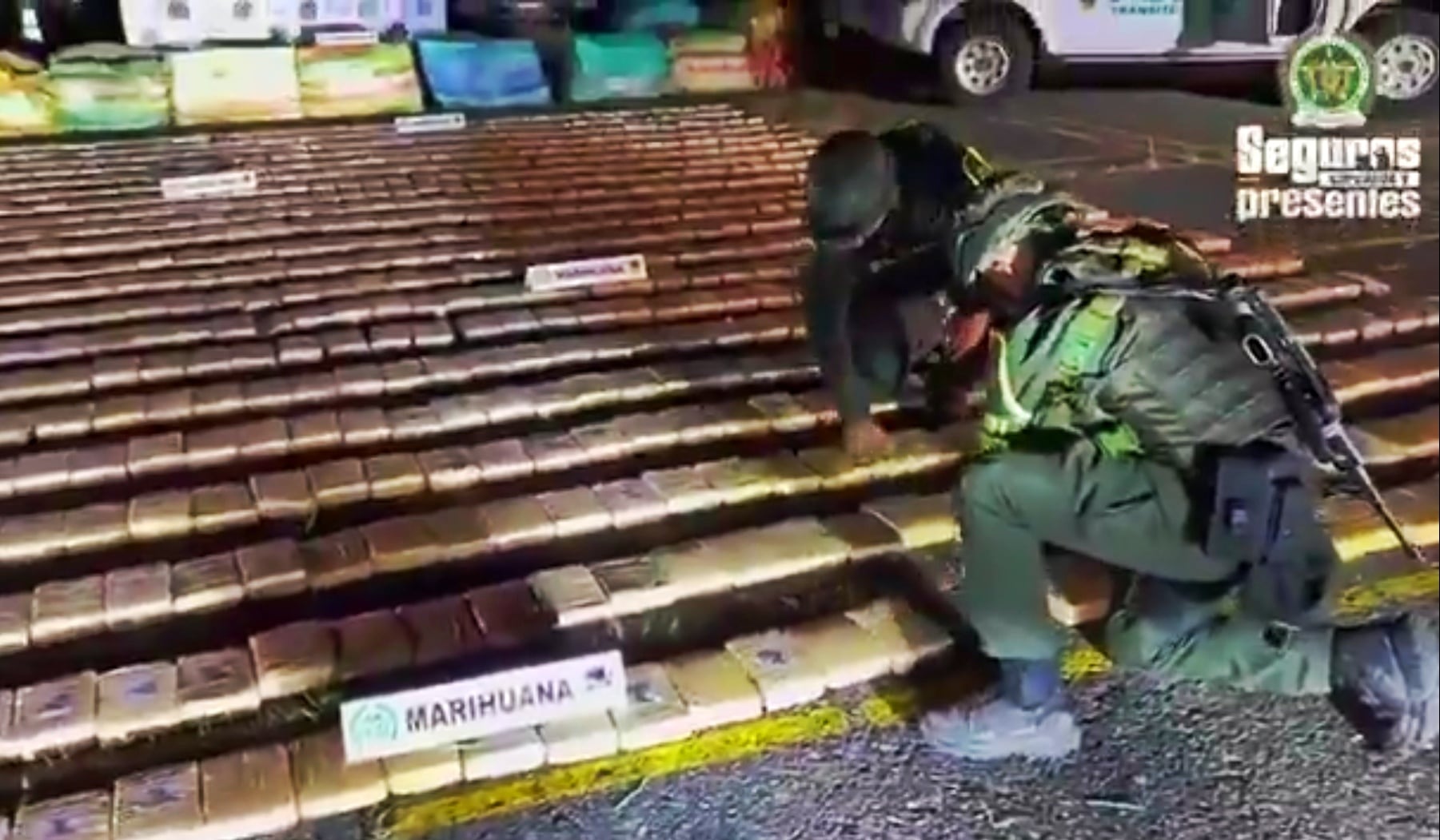 El capturado y el cargamento quedaron a disposición de la autoridad competente. Credito: Policía Nacional.