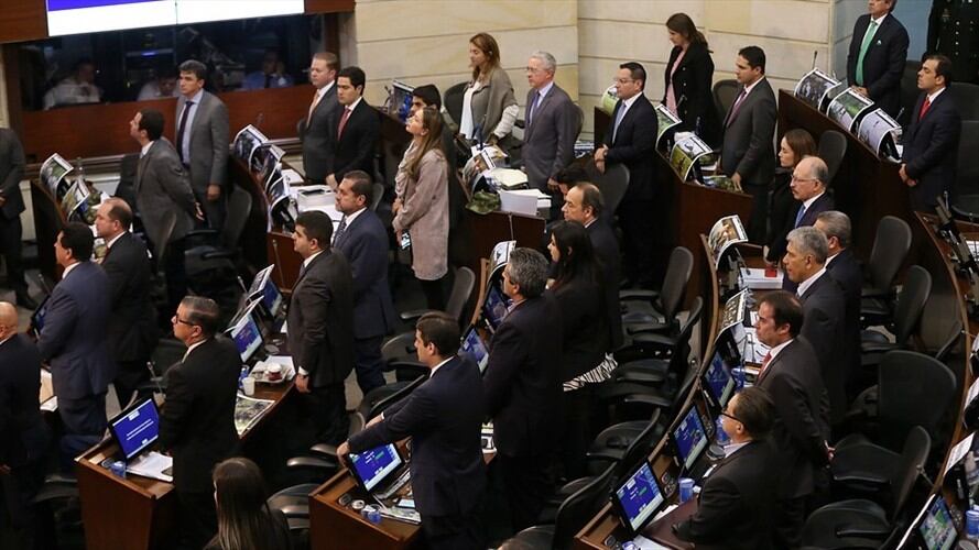Plenaria del senado corregirá el artículo que castiga con cárcel la filtración de documentos y noticias. Foto: Colprensa