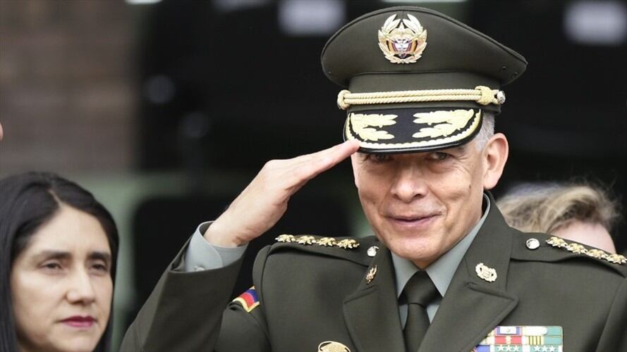 La hoja de vida del general (r), Óscar Atehortúa Duque, fue publicada en el portal de aspirantes de la Presidencia de la República. Foto: Colprensa / SERGIO ACERO