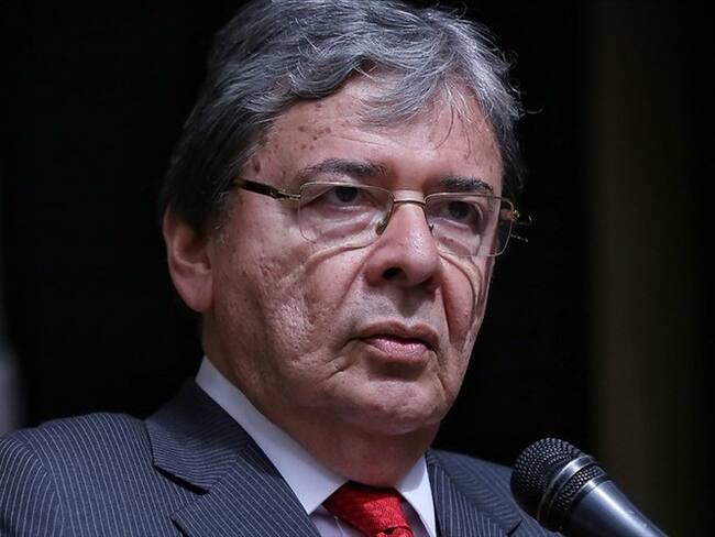 El Ministro de Defensa, Carlos Holmes Trujillo, entregó un balance de las acciones de la Fuerza Pública en materia de seguridad, en medio de las medidas adoptadas por el Gobierno.. Foto: Colprensa