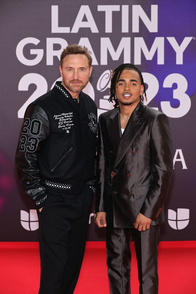 David Guetta y Ozuna en los Latin Grammy 2023. Foto: Neilson Barnard/Getty Images for Latin Recording Academy.