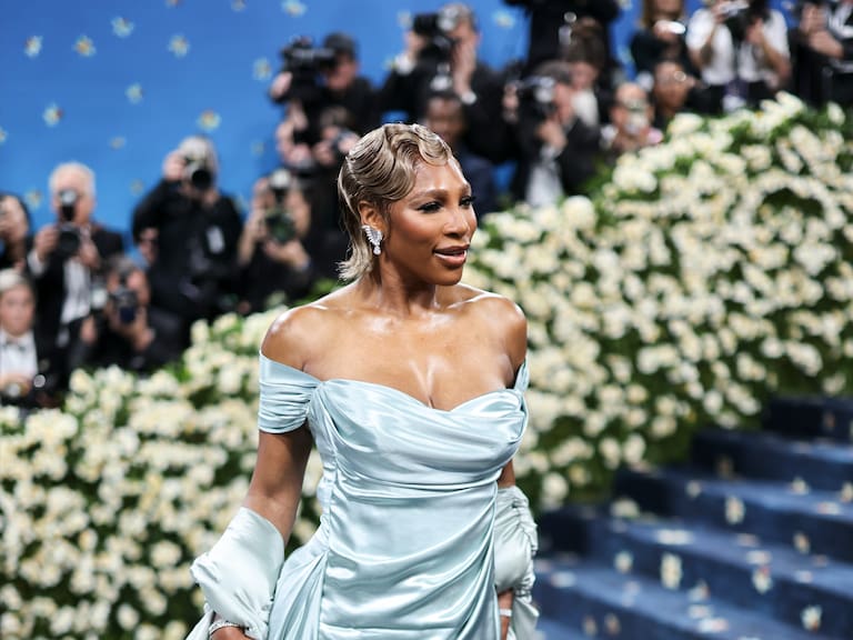 NEW YORK (United States), 05/05/2025.- Serena Williams poses on the red carpet for the 2025 Met Gala, the annual benefit for the Metropolitan Museum of Art's Costume Institute, in New York, New York, USA, 05 May 2025. The event coincides with the Met Costume Institute's spring 2025 exhibition ‘Superfine: Tailoring Black Style’ which will be on view from 10 May 2025 through 26 October 2025. (Nueva York) EFE/EPA/JUSTIN LANE