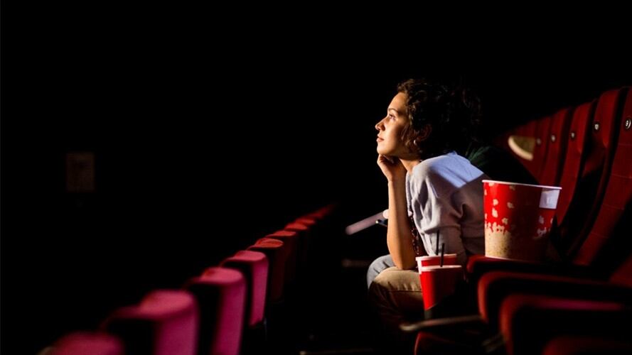 Los cines han abierto y nuevamente podrán gozar de una buena película en la pantalla grande.. Foto: Getty Images