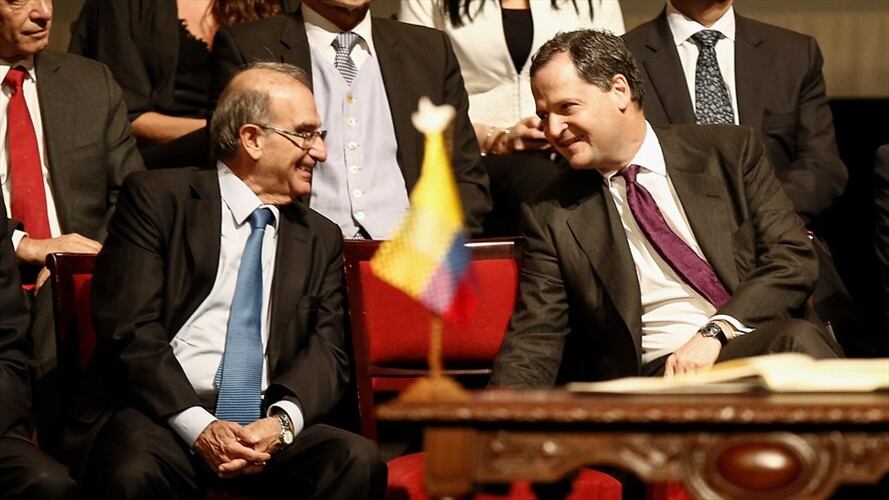 Humberto de la Calle y Sergio Jaramillo. Foto: Colprensa / JUAN PÁEZ