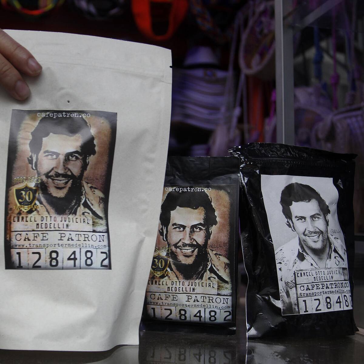 Desde el Congreso buscan prohibir productos que exalten a Pablo Escobar y otros criminales