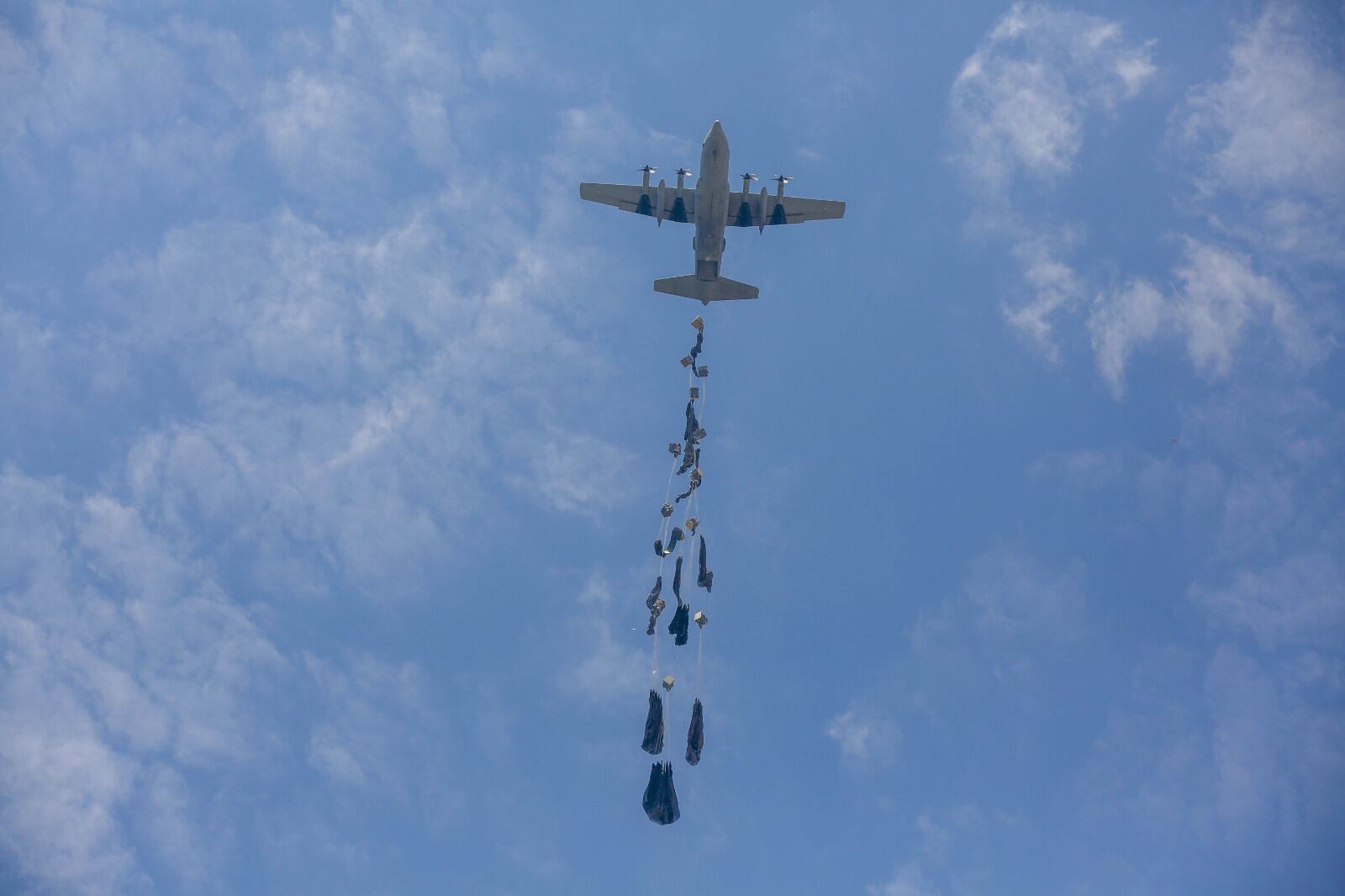 Ayuda humanitaria. Foto: Stringer/Anadolu via Getty Images.