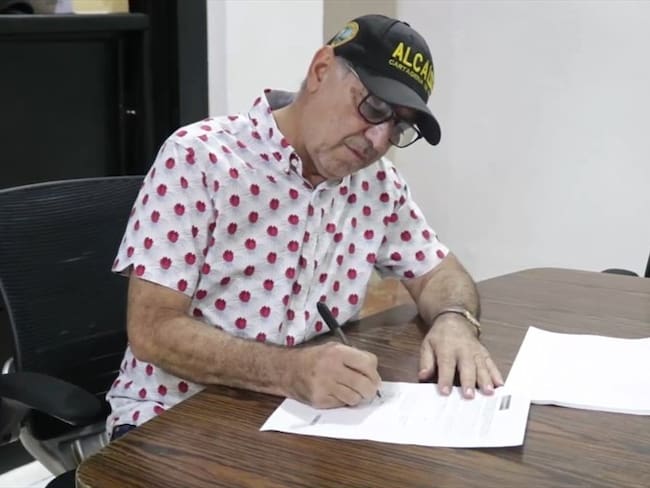 El alcalde William Dau firmó el convenio entre la Alcaldía de Cartagena, el Ministerio de Cultura y el Fondo de Gestión del Riesgo de Desastres. Foto: Cortesía
